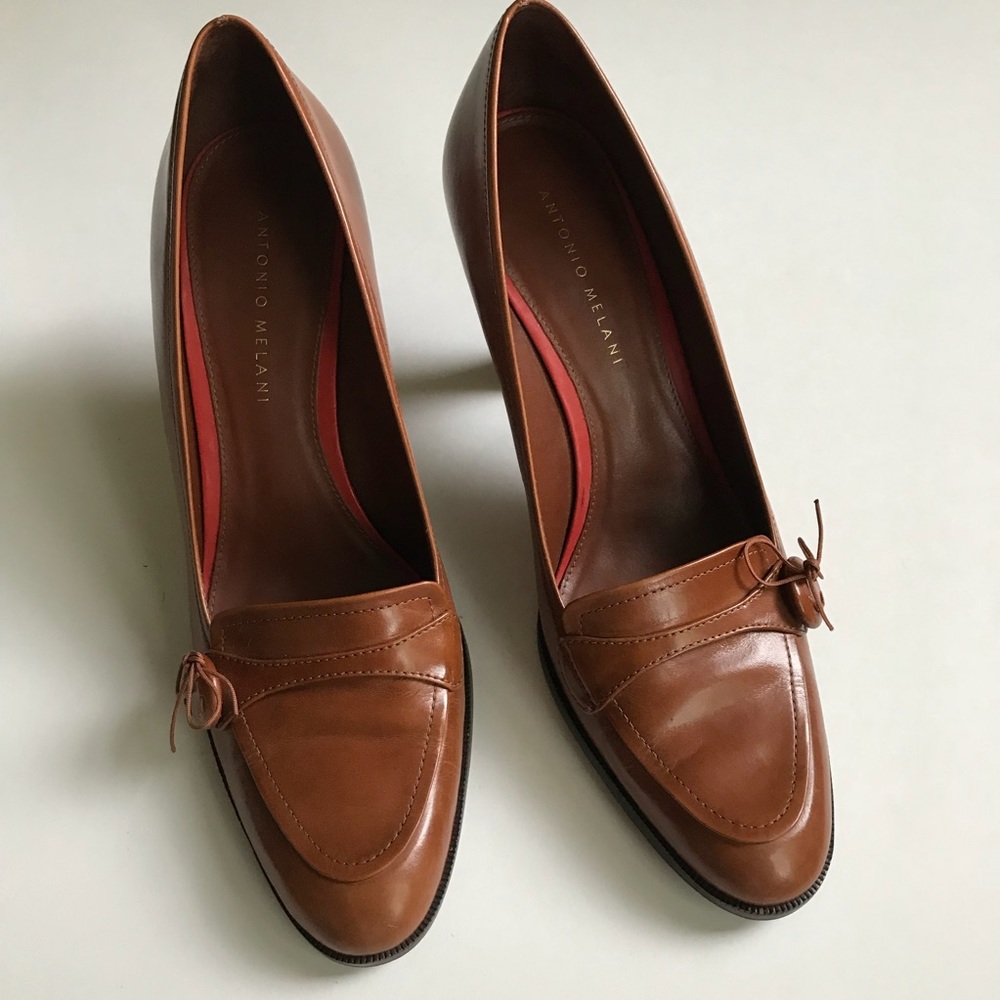 Masculine style in a feminine heel.